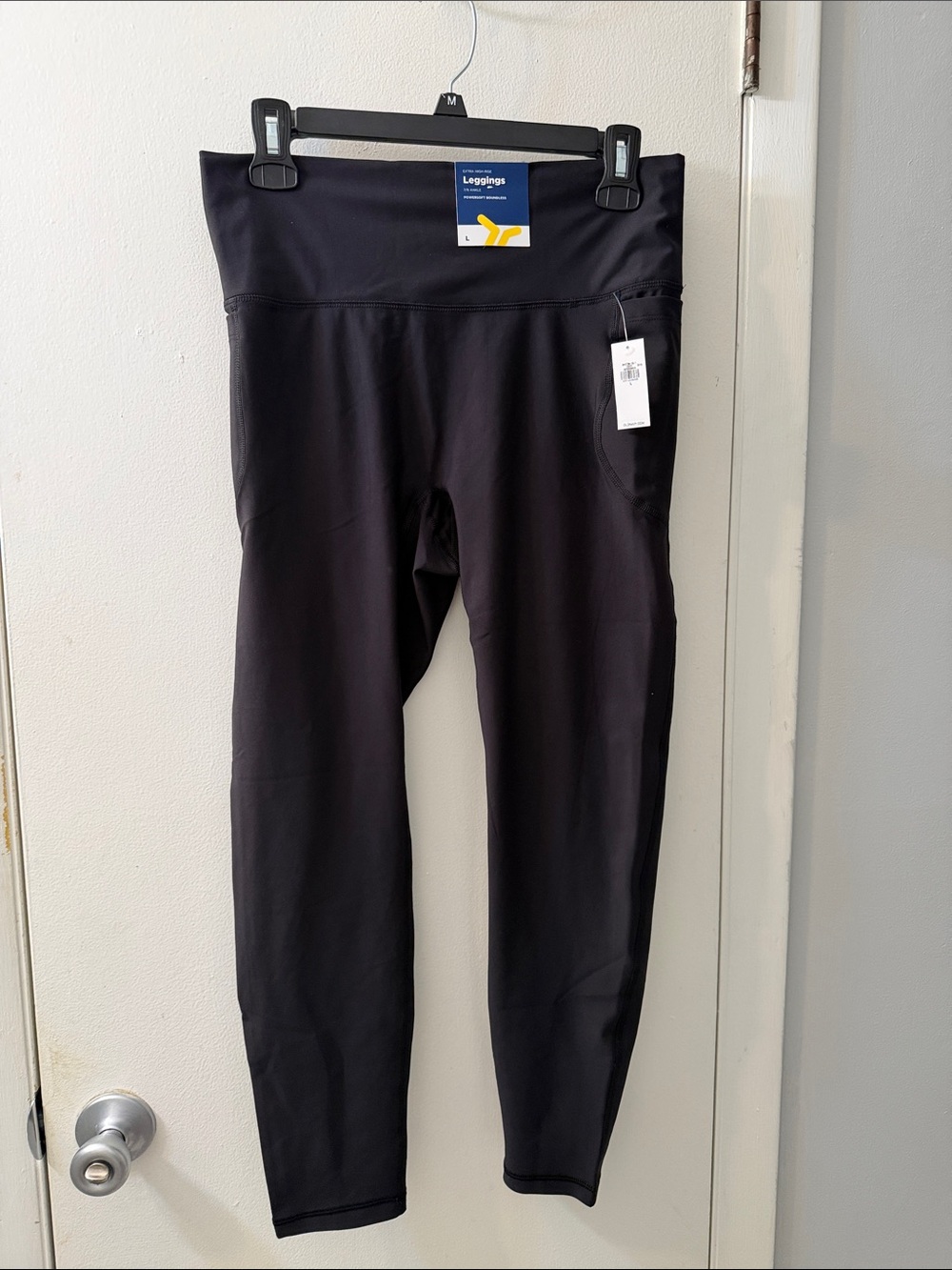 Womens Black Performance Leggings 2 side pockets